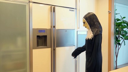 Kittens vs The Nun | Kittisaurus