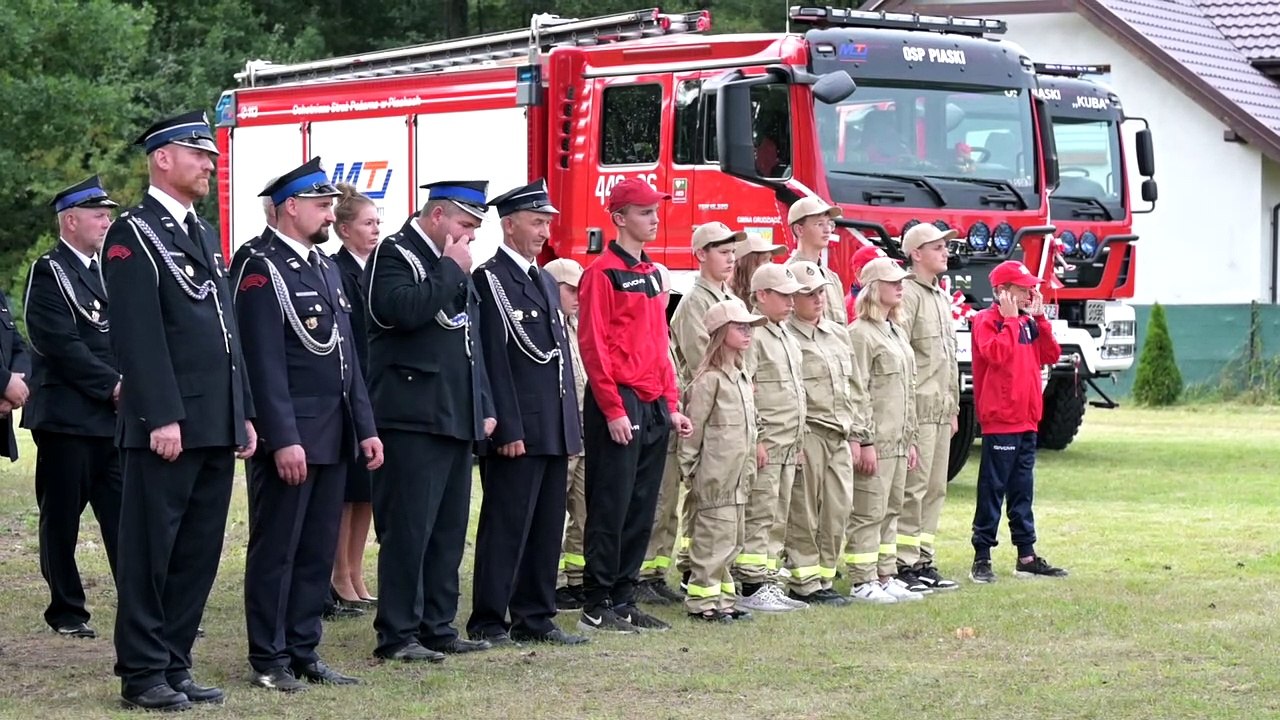 Uroczyste powitanie nowego wozu w OSP Piaski