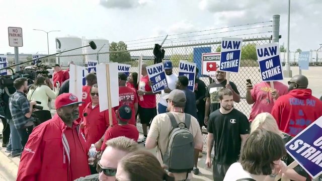 Arbeiter in der US-Auto-Industrie weiten Streik aus