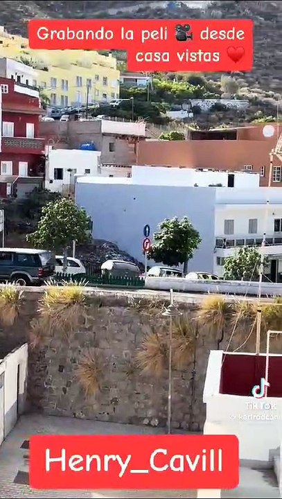 Persecución a toda velocidad por San Andrés: tranquilos, es la película de Henry Cavill