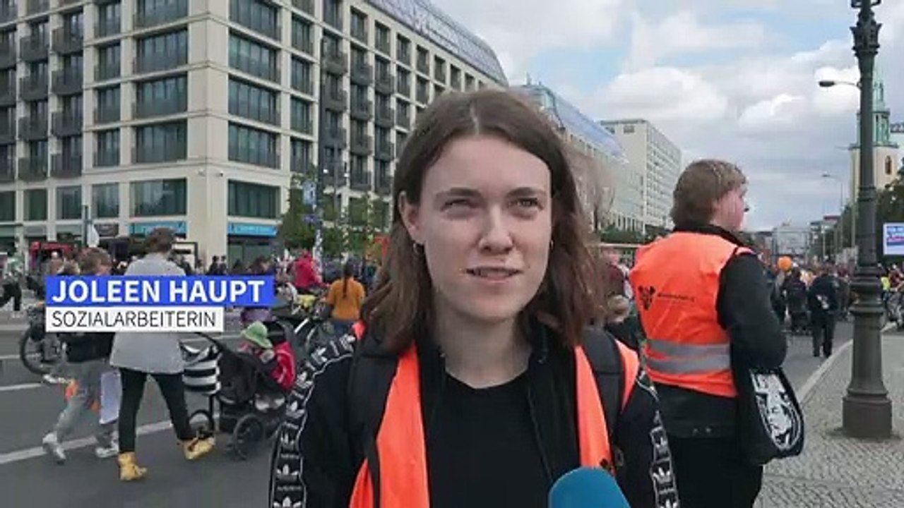 'Schule muss anders': Tausende Menschen demonstrieren für bessere Bildung in Deutschland