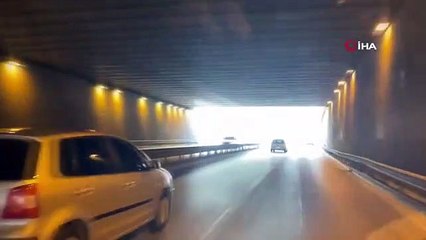 Kocaeli'de alt geçitten geçen sürücüler, yola yansıyan ışıklardan şikayetçi