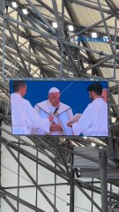 VIDEO. La messe du pape démarre au Vélodrome