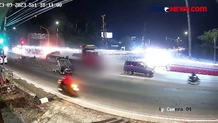 Video Detik-Detik Kecelakaan Maut di Exit Tol Bawen Semarang