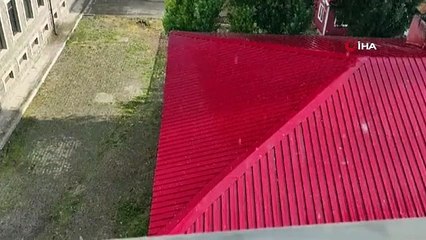 Ardahan'da dolu yağışı sonrası köy beyaza büründü