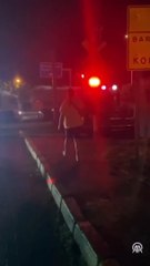 Tren bariyerini kaldıracağı sırada canından oluyordu