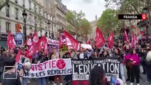 Fransa'da polis şiddetine karşı düzenlenen protestoda polisler kaçtı