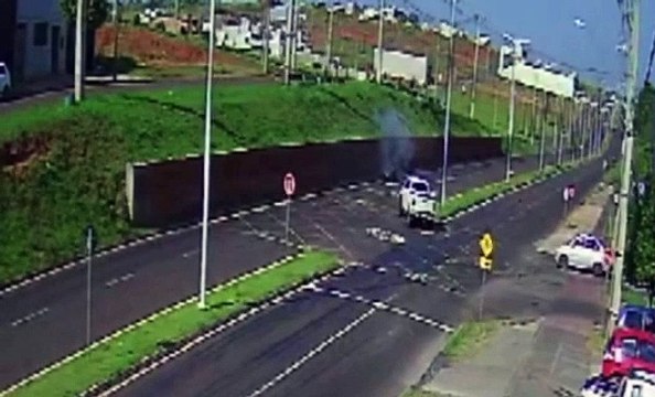 Câmera filma acidente que matou motociclista em Umuarama