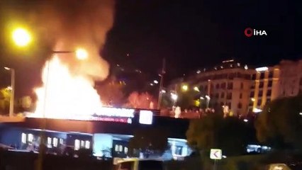 Beyoğlu Evlendirme Dairesi Bahçesinde Yangın Çıktı