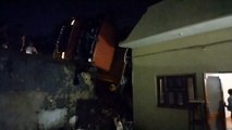 टल गया बड़ा हादसा : ग्रेनाइट लेकर आया मिनी ट्रक मकान की दीवार पर गिरा