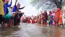 Video: Water Satyagraha...Standed in water for four hours