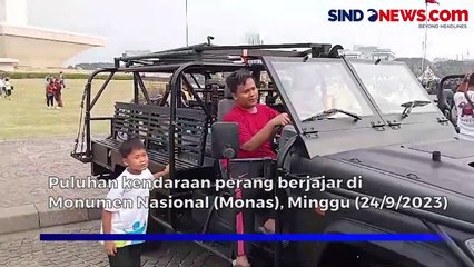 Warga Berswafoto hingga Naik Kendaraan Perang dalam Pameran Alutsista di Monas