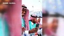 Neymar ve Jorge Jesus, Suudi Arabistan Milli Günü'nde Arap kıyafeti giyip dans etti