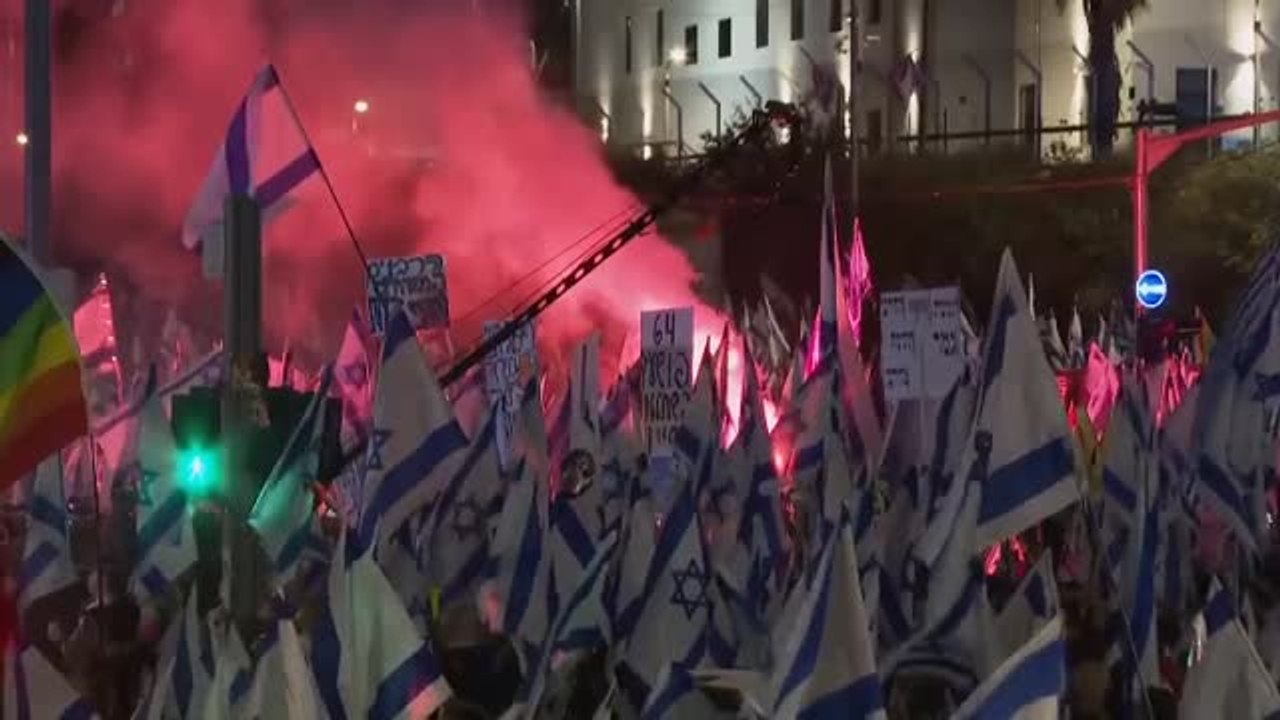 Nueva protesta multitudinaria en Tel Aviv contra la reforma judicial de Netanyahu