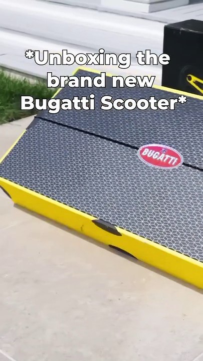 Unboxing the new Bugatti Scooter! Do you like our new color?