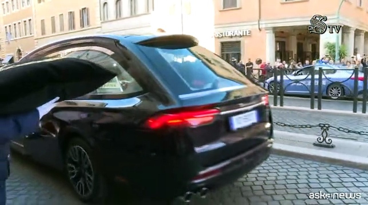 Il feretro di Giorgio Napolitano arriva al Senato per la camera ardente