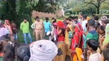 गोण्डा: करंट की चपेट में आने से खेत में सब्जी तोड़ने गई बुजुर्ग महिला की हुई मौत