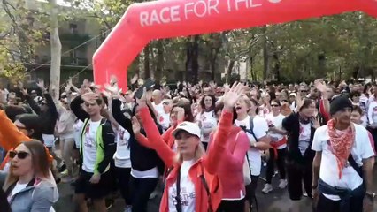 下载视频: Race for the cure: il video della partenza a Bolgna