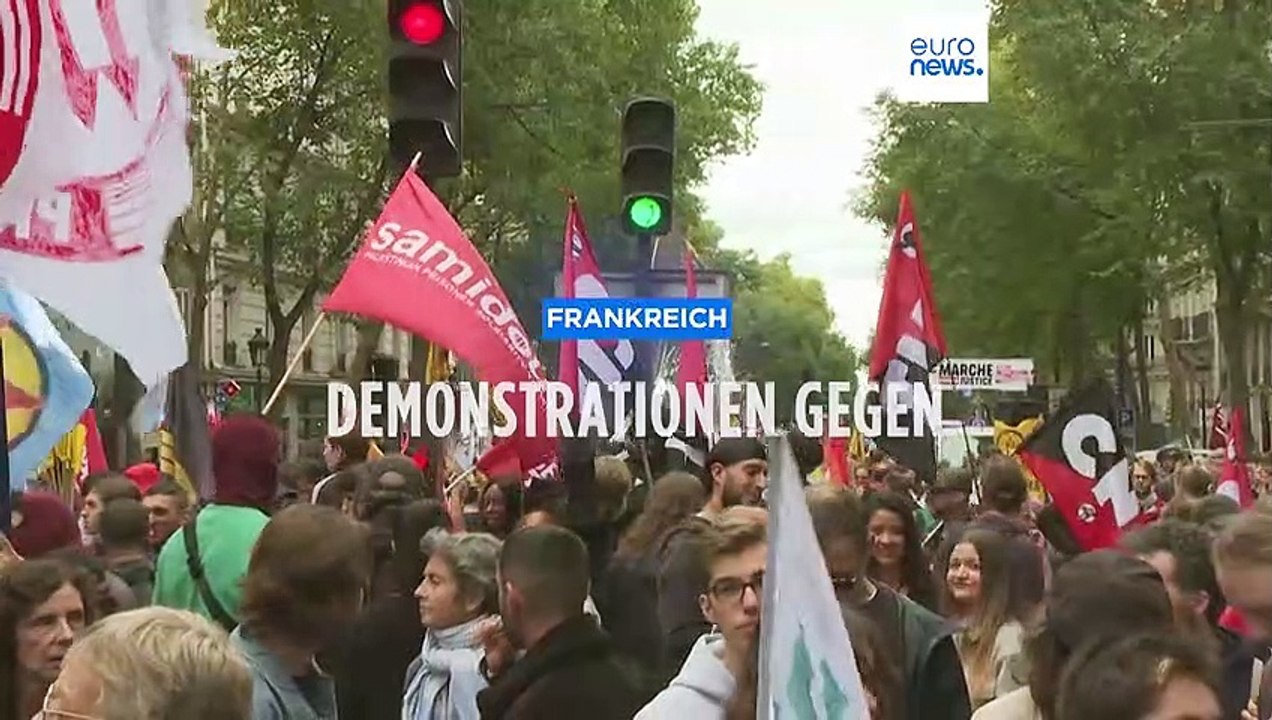 3 Verletzte: Streifenwagen bei Demo gegen Polizeigewalt attackiert