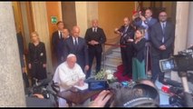Napolitano, a sorpresa Papa Francesco alla camera ardente