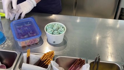 Japanese Street Food - Ice Cream Rolls