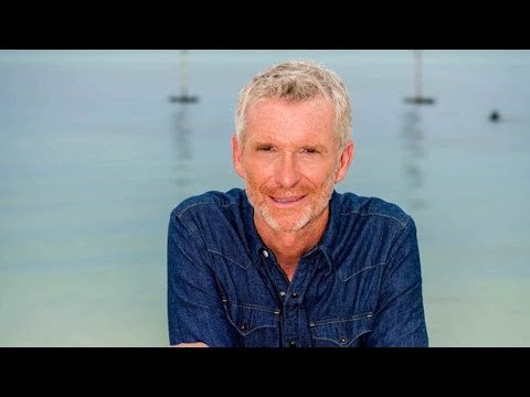 “Le mec s’est cru un 1er avril” : Alexia Laroche-Joubert dément le départ de Denis Brogniart de Ko