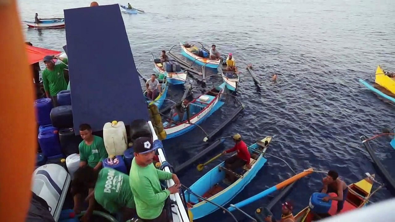 Filipino Fishermen Chased By China Coast Guard In Disputed Waters ...