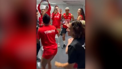 Federasyondan ‘erik dalı’yla kutlama