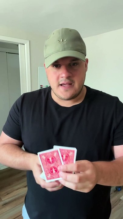 Playing Card Magic | Magic Tricks | Magic Bucket | Gianni Palumbo Magic Tricks #magician #cardmagic