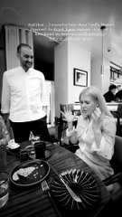 Cyril Lignac dévoile un grand changement physique sur Instagram : le célèbre chef cuisinier s'est rasé la tête.