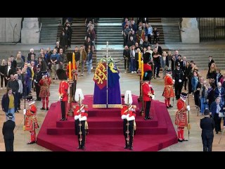 Line to see Queen lying in state now CLOSED