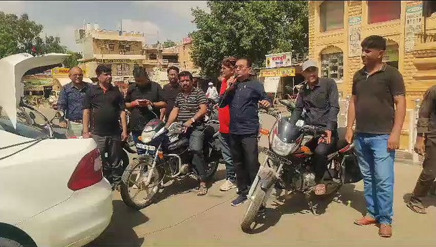 Video: आक्रोश वाहन रैली निकाली, किया नारा प्रदर्शन