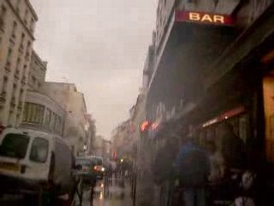 dia de lluvia en paris