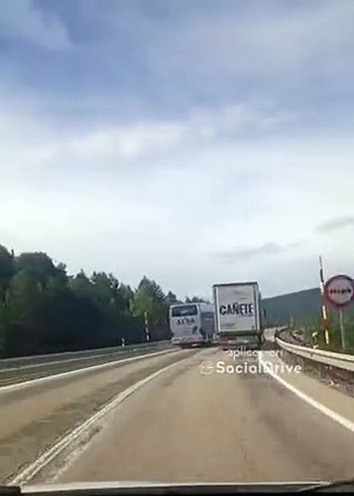 Adelantamiento autobús