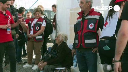 Refugiados de Nagorno-Karabakh começam a chegar à Armênia