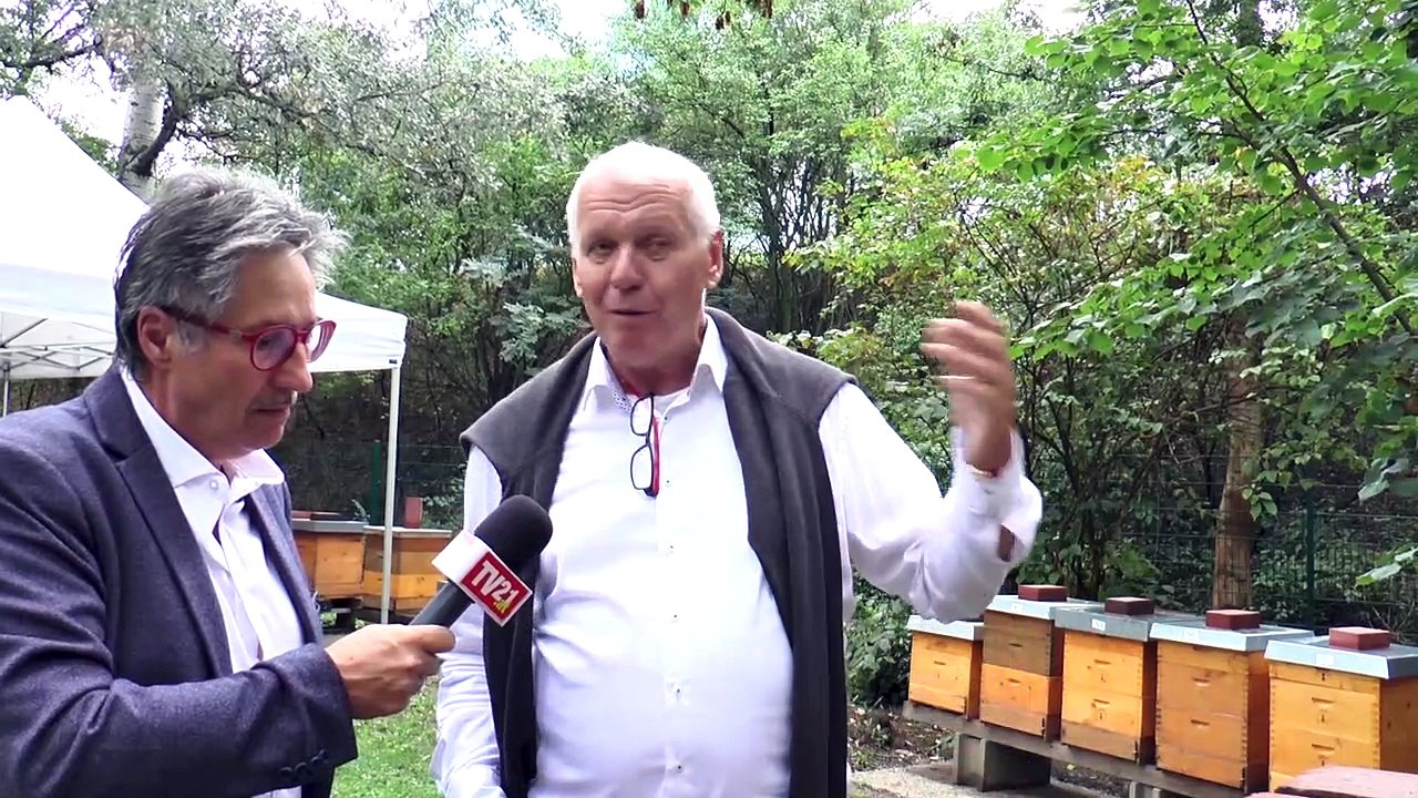 TV21  in der ältesen Imkerschule der Welt  - Wunder Biene