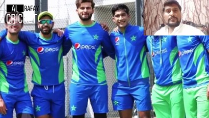 Kisi kay baap ki team ha pakistan Sharam kro kyu karachi plyers ko bali ka bakra banaya