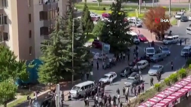 Tramvay kazasında ölen gencin ailesinden tabutlu tepki