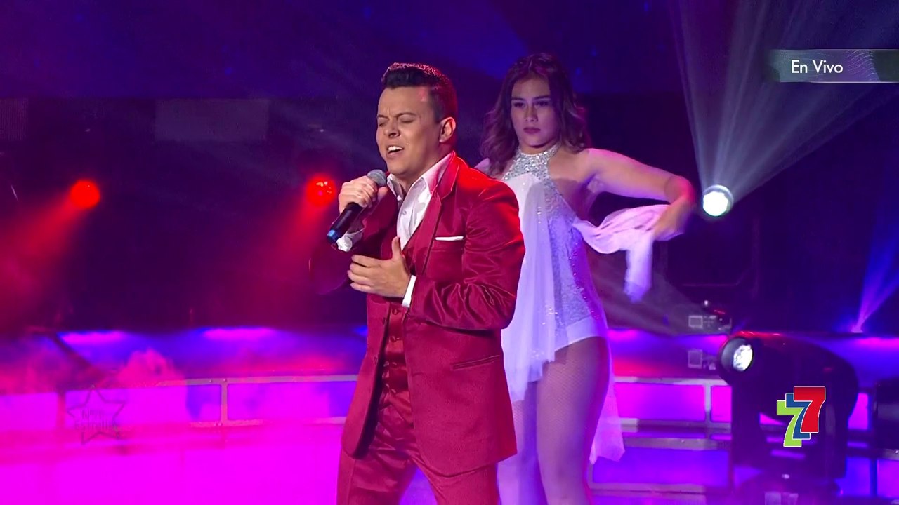 César Fuentes  - Bailar Pegados - Julio Seijas Cabezudo