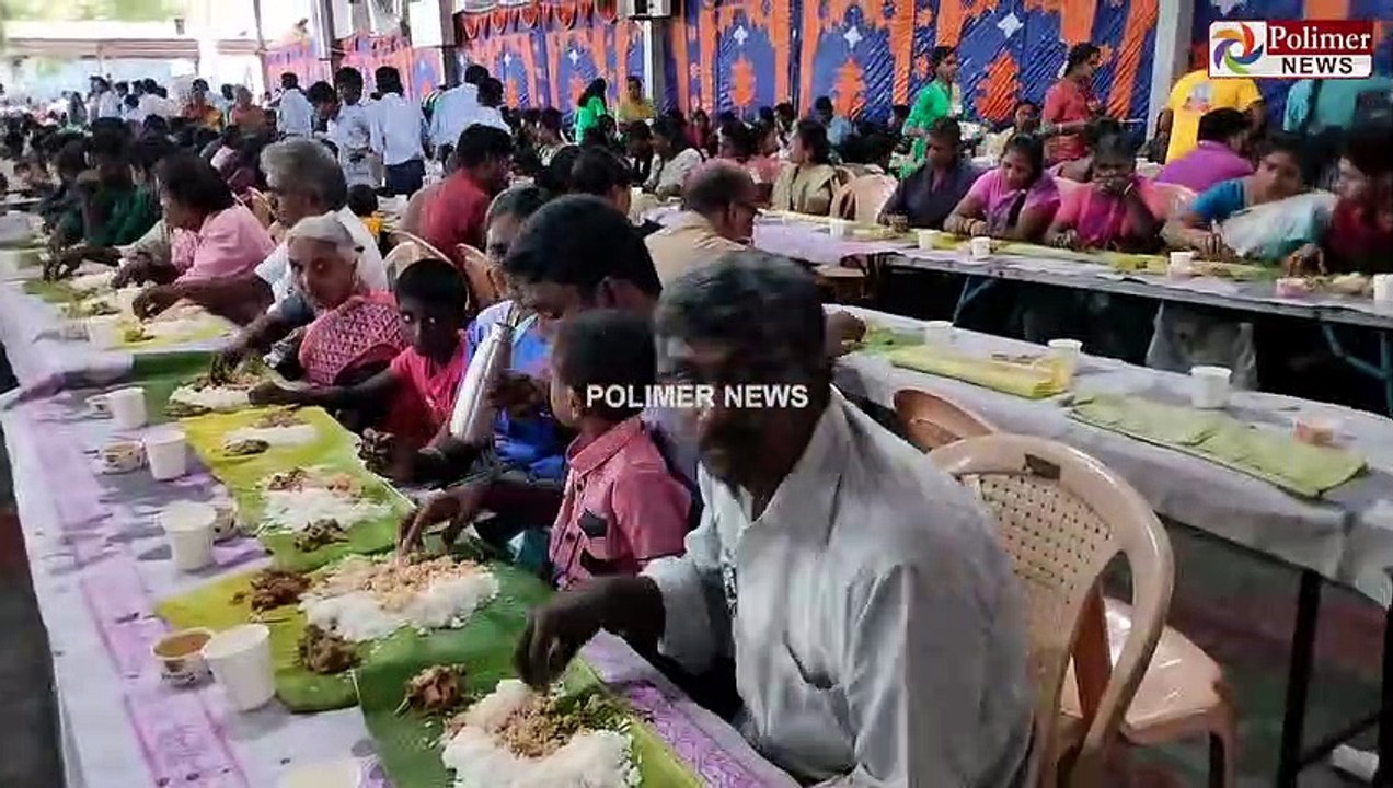 எண்ணையில் மிதக்கும் சிக்கன்.. அண்டா, அண்டாவாக மட்டன்.. குவிந்து கிடக்கும் சாப்பாடு..!