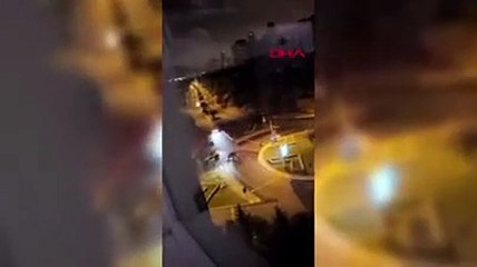 Kavşakta ilginç kaza; tüm kaldırımlara çarptı