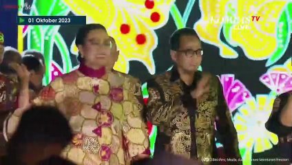 Asyik, Menteri Basuki hingga Sandiaga Uno Tampil di Catwalk Berbatik