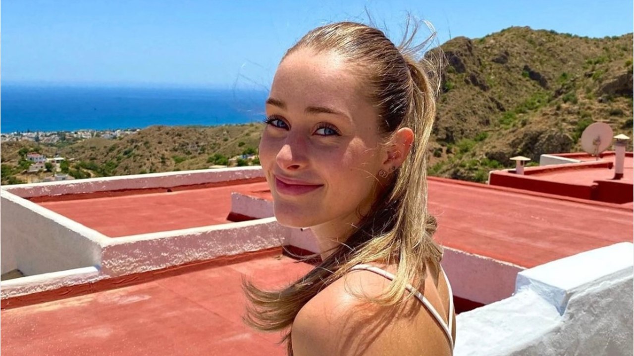 GALA VIDÉO - Miss France 2024 : tout savoir sur Oriane Mallet,  élue Miss Auvergne