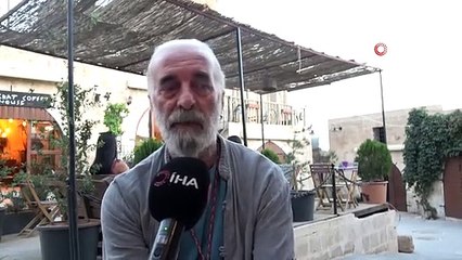 Ahşap ustası deniz dalgalarının getirdiği ağaçlarla zanaat ruhunu ortaya çıkardı