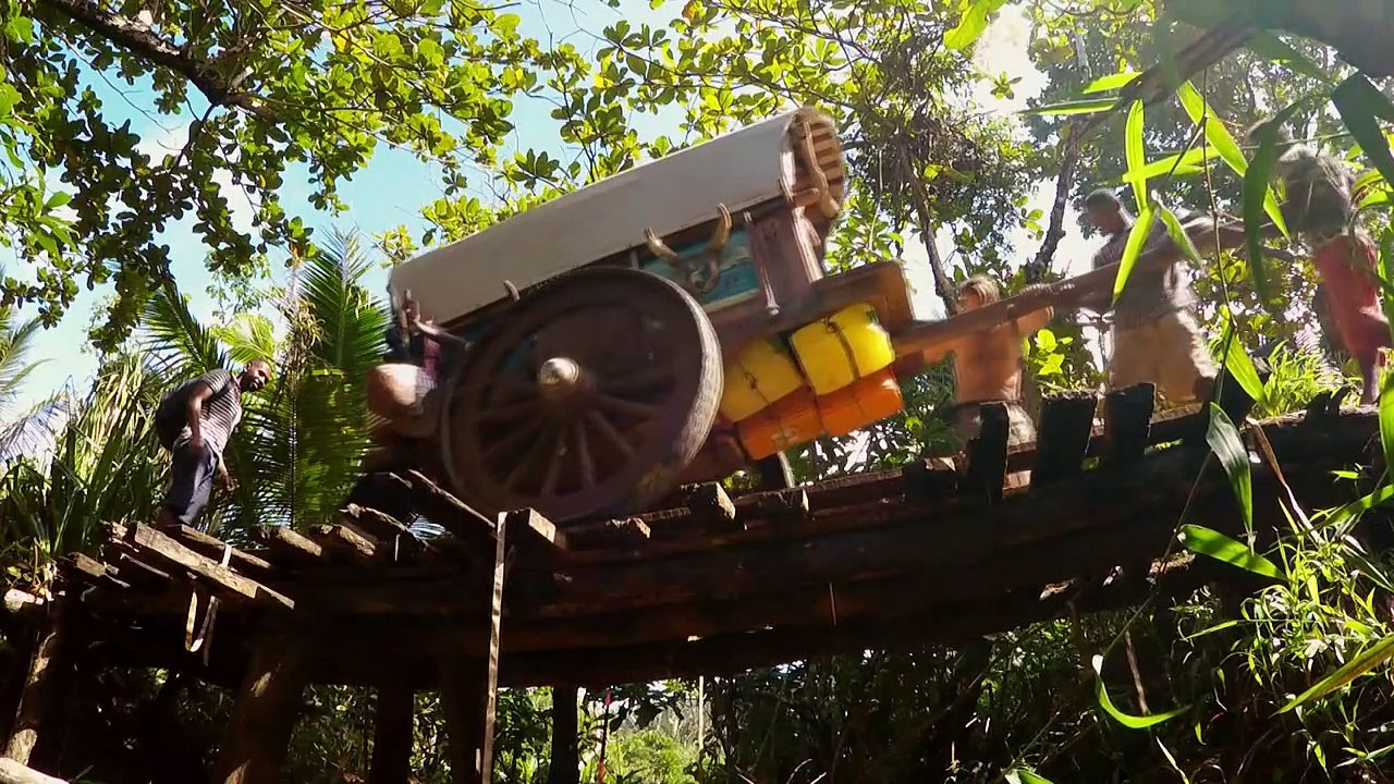 Connaissance du Monde : Madatrek -Tour de Madagascar à pied et en famille Teaser VF