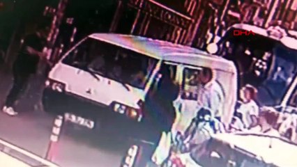 AK Parti İlçe Başkanı, boğazına cisim kaçan çocuğu kurtardı