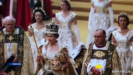 Elisabetta II, francobollo distribuito da Poste Italiane