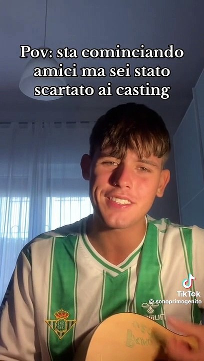 Amici, il cantante Primogenito contro Maria De Filippi: "Allievi scelti per i drammi e non per il talento"
