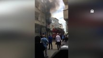 Avcılar'da binada çıkan yangında 8 kişi dumandan etkilendi