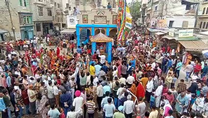 लगाया भोग, चढ़ाए ध्वज, उमड़ा आस्था का सैलाब